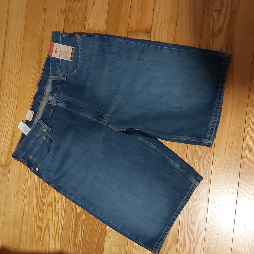 BNWT LEVIS 469 LOOSE SHORTS SIZE 38 X 12 DENIM SHORTS